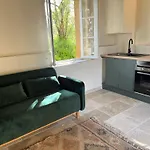 Domaine De Rebert 홈스테이 Monguilhem